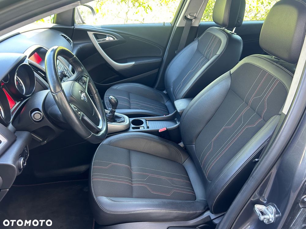 Opel Astra 1.4 Turbo 150 Jahre - 14