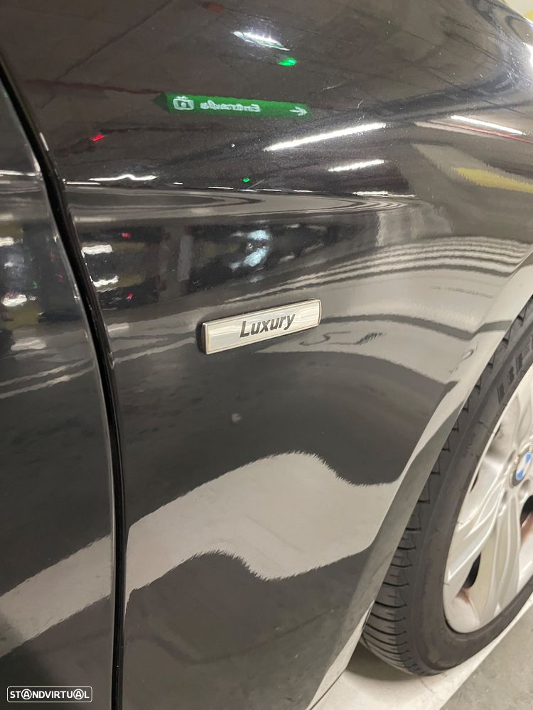 BMW 318 d Touring Aut. Luxury Line - 9