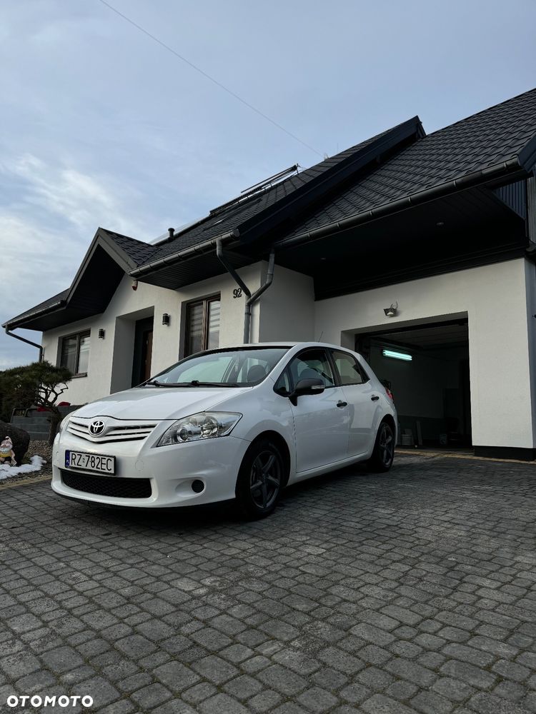 Toyota Auris 1.4 D-4D 2010 - 3
