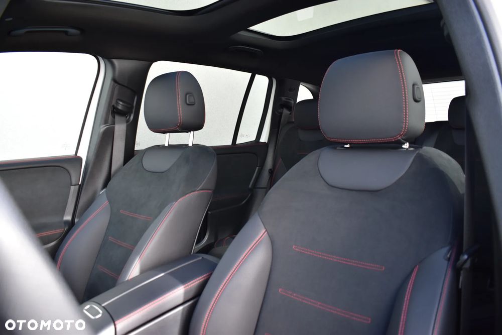 Mercedes-Benz GLB - 11