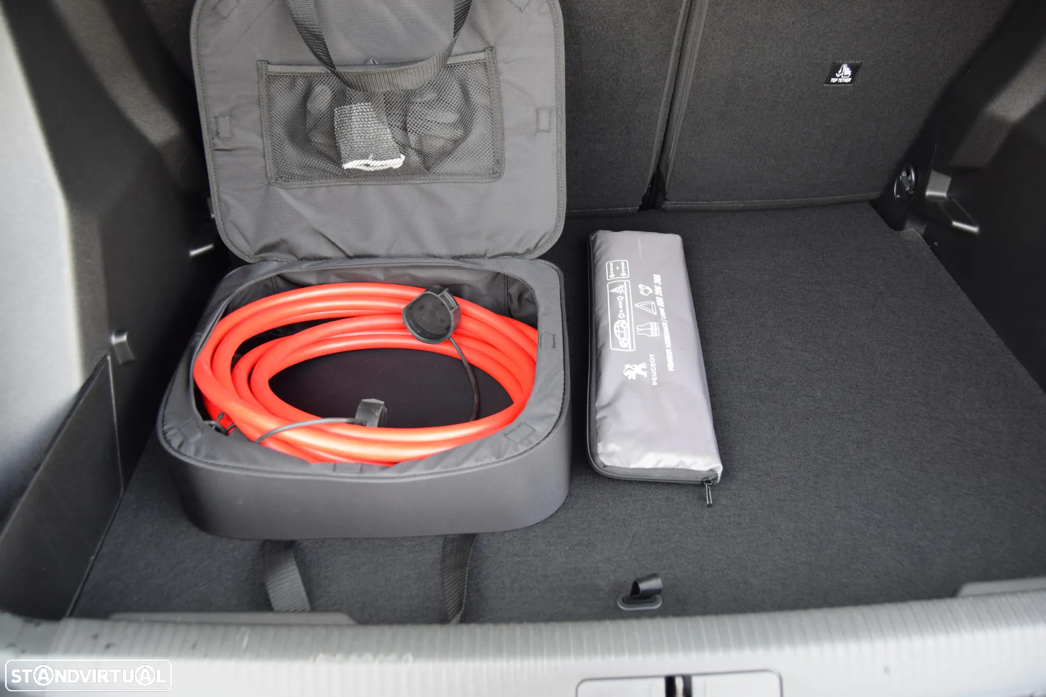 Peugeot e-2008 54 kWh Active - 12