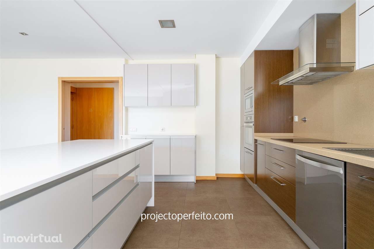 Apartamento T4 Venda em Santa Maria da Feira, Travanca, Sanfins e Espa - Grande imagem: 5/27