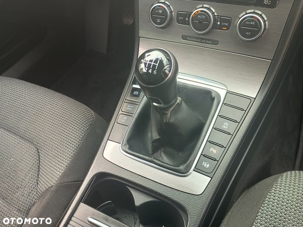 Volkswagen Passat 2.0 Blue TDI SCR Trendline - 20
