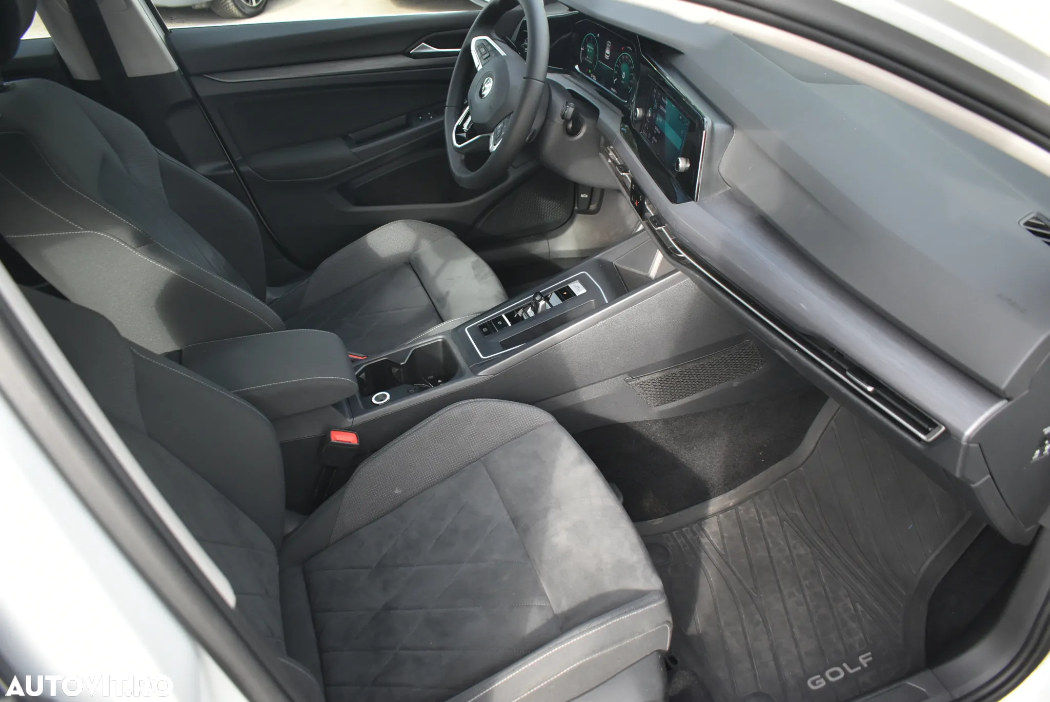 Volkswagen Golf 2.0 TDI DSG Style - 6