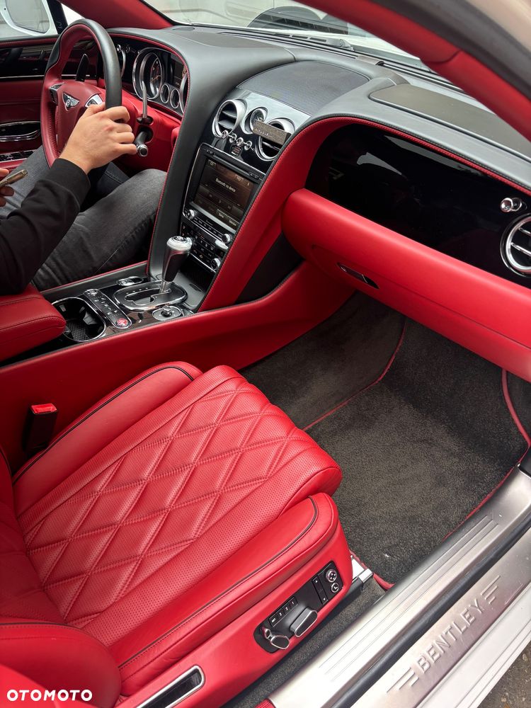 Bentley Flying Spur V8 Convertible - 5