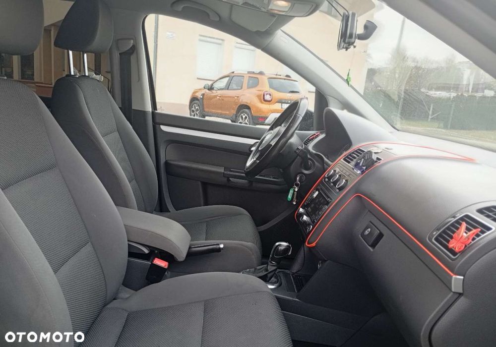 Volkswagen Touran - 13