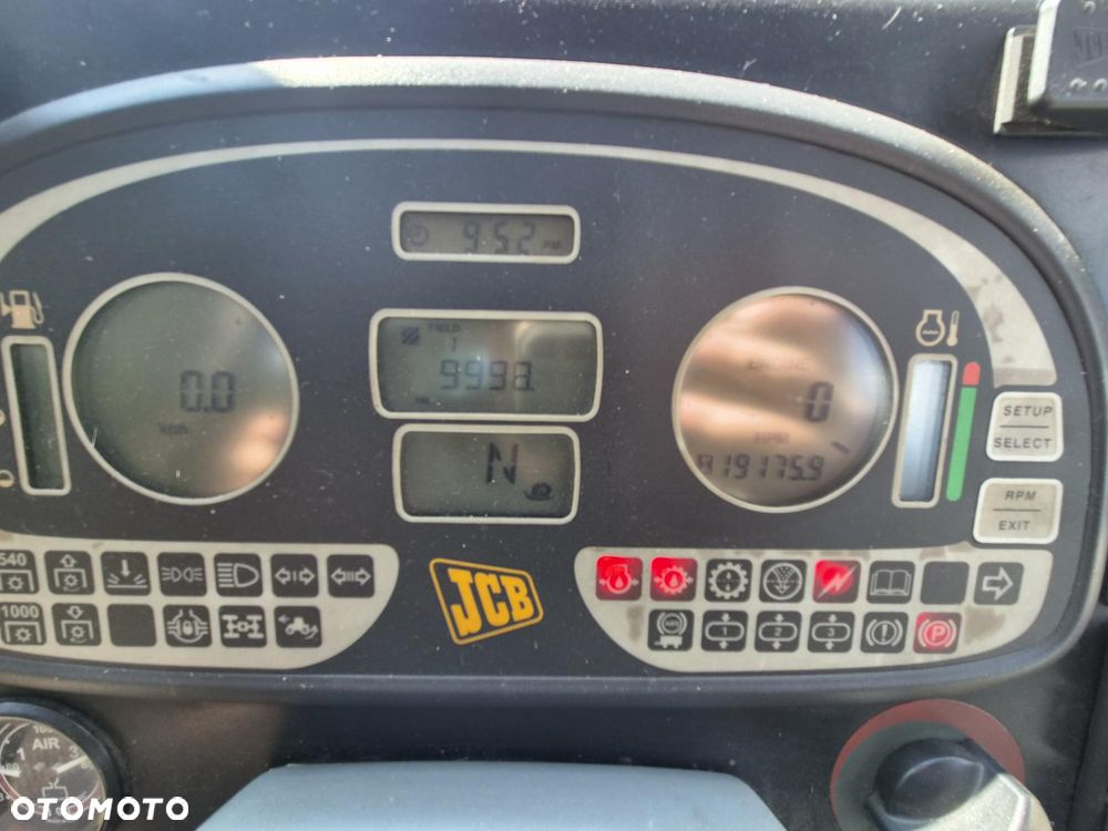 JCB FASTRAC 2115 - 13