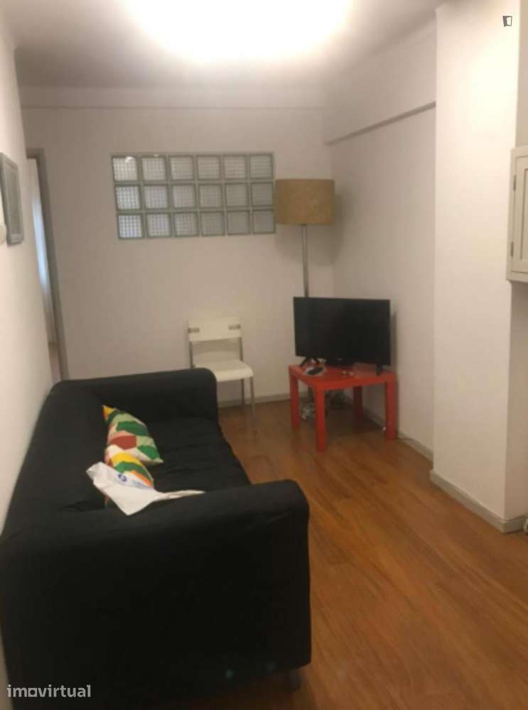 Quarto - localizado em Santo Ildefonso Porto - Grande imagem: 4/9