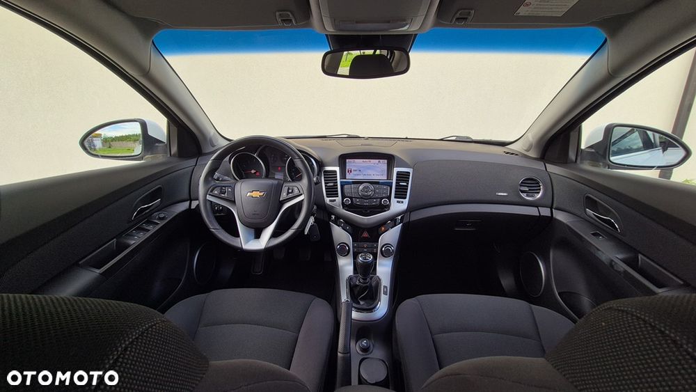 Chevrolet Cruze 1.6 LT+ - 9