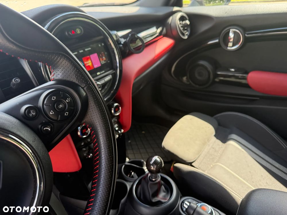 MINI John Cooper Works - 13