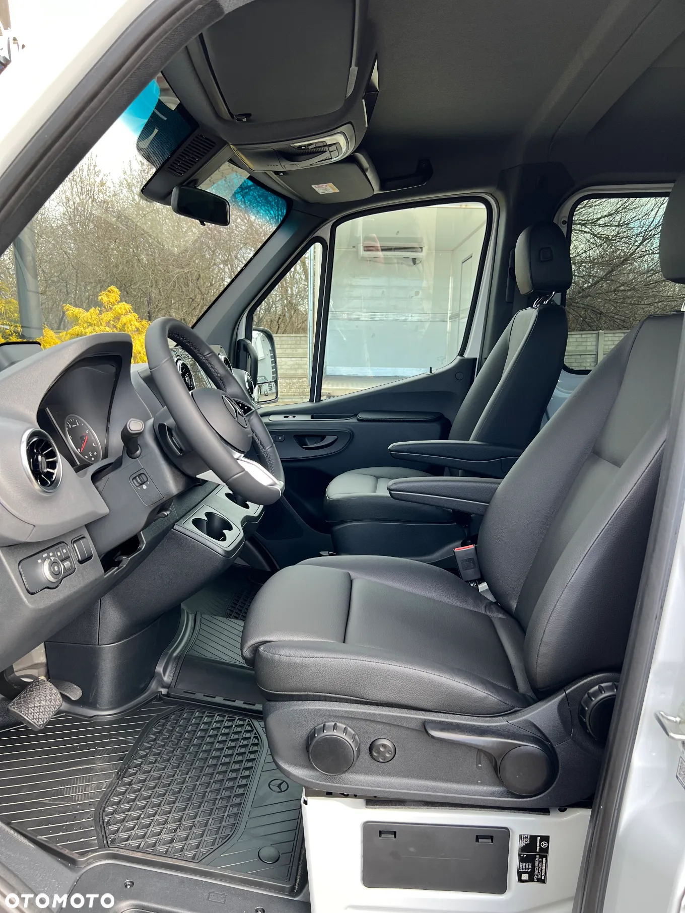 Mercedes-Benz Sprinter 319 CDI DOKA - 15