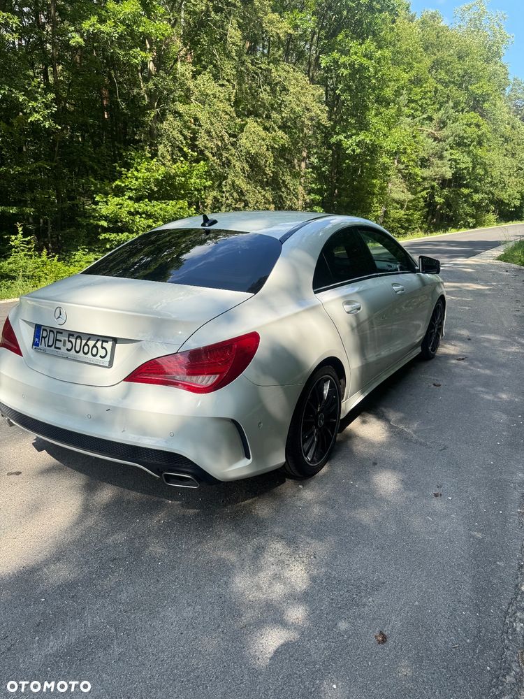 Mercedes-Benz CLA 200 7G-DCT - 17
