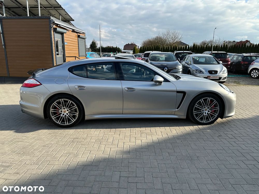 Porsche Panamera GTS - 36