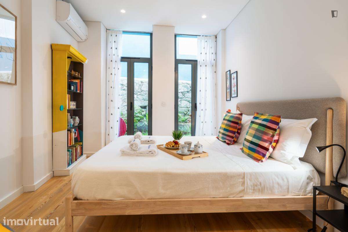 Apartamento com 1 quartos - localizado em Santo Ildefonso Porto - Grande imagem: 4/25