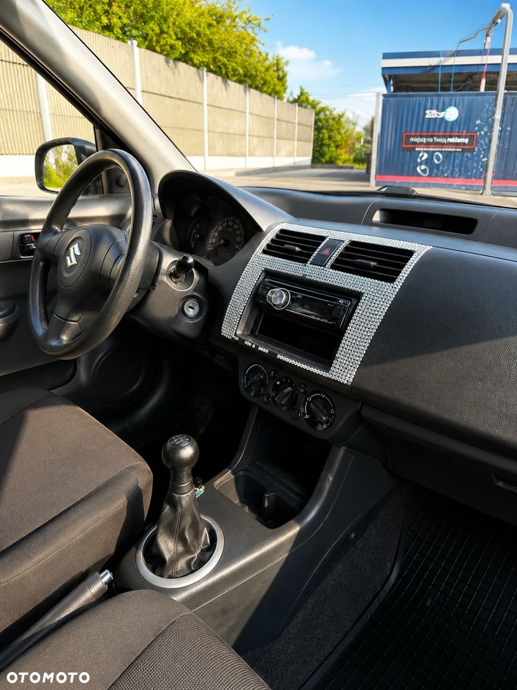 Suzuki Swift - 8