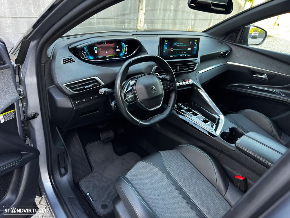 Peugeot 3008 1.6 Hybrid4 Allure Pack e-EAT8 - 4