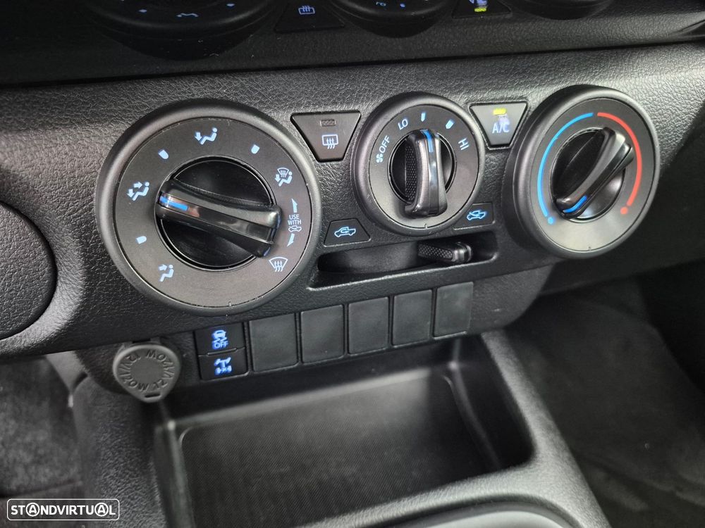 Toyota Hilux 2.4 D-4D 2WD CD - 20