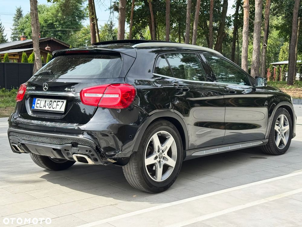 Mercedes-Benz GLA 250 4Matic 7G-DCT AMG Line - 15