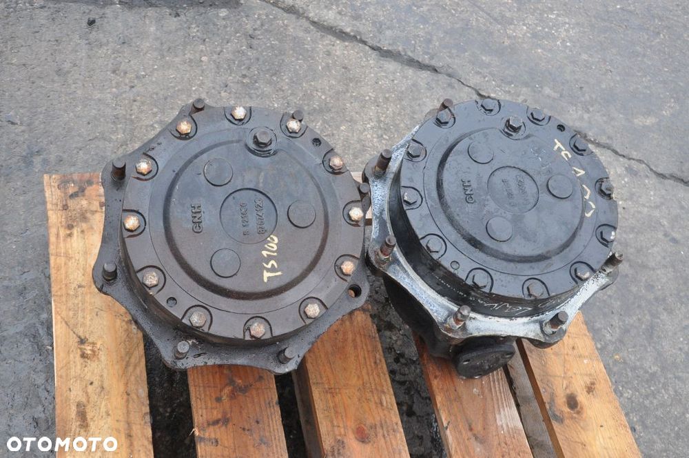 ZWOLNICA PIASTA ZWROTNICA NEW HOLLAND CASE 87574128 - 1