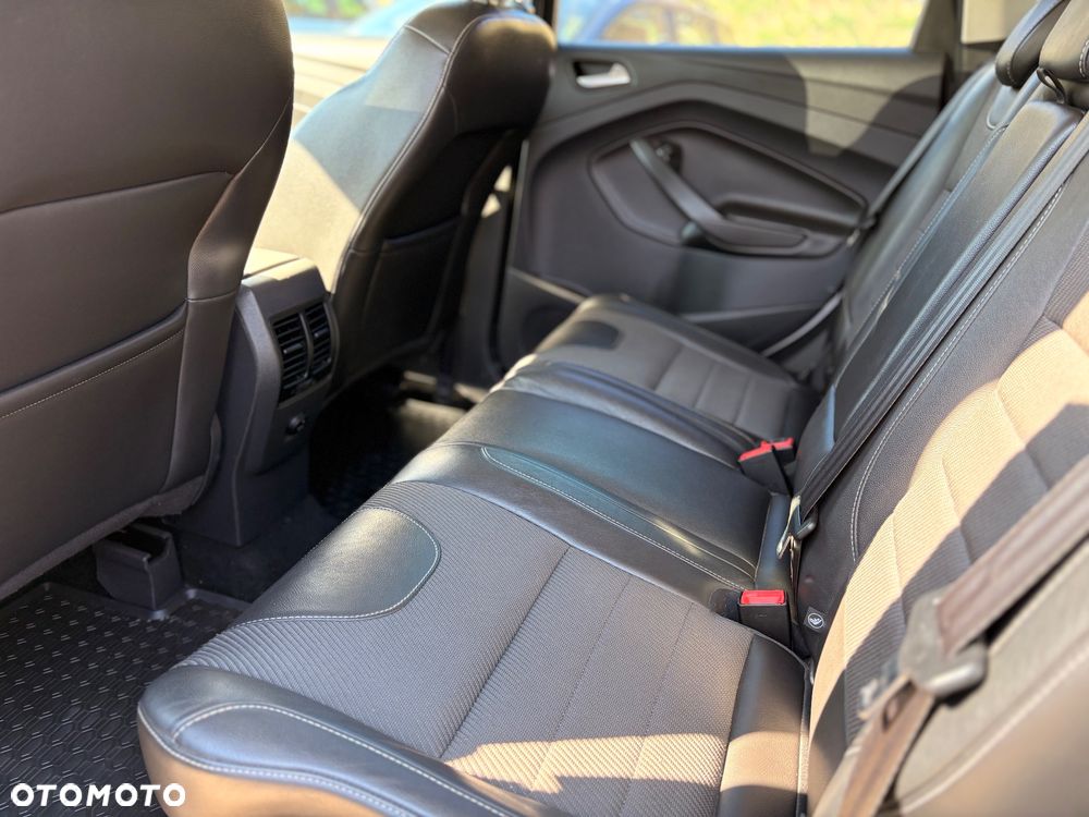 Ford Kuga 2.0 TDCi 4x2 Titanium - 16