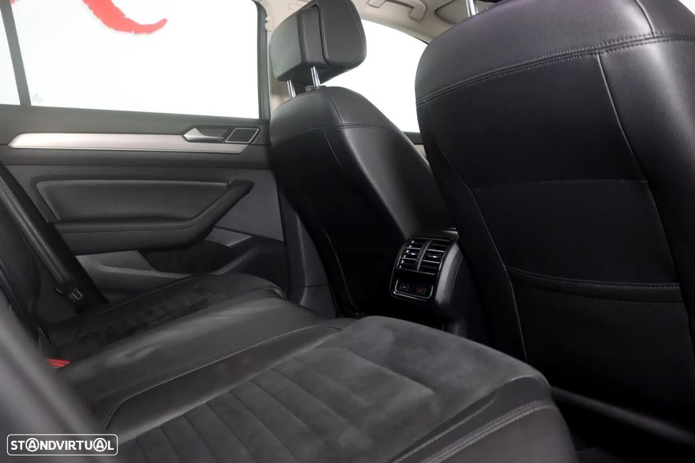 VW Passat - 12