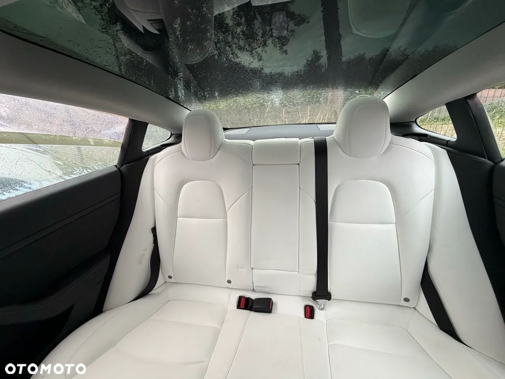 Tesla Model 3 - 11