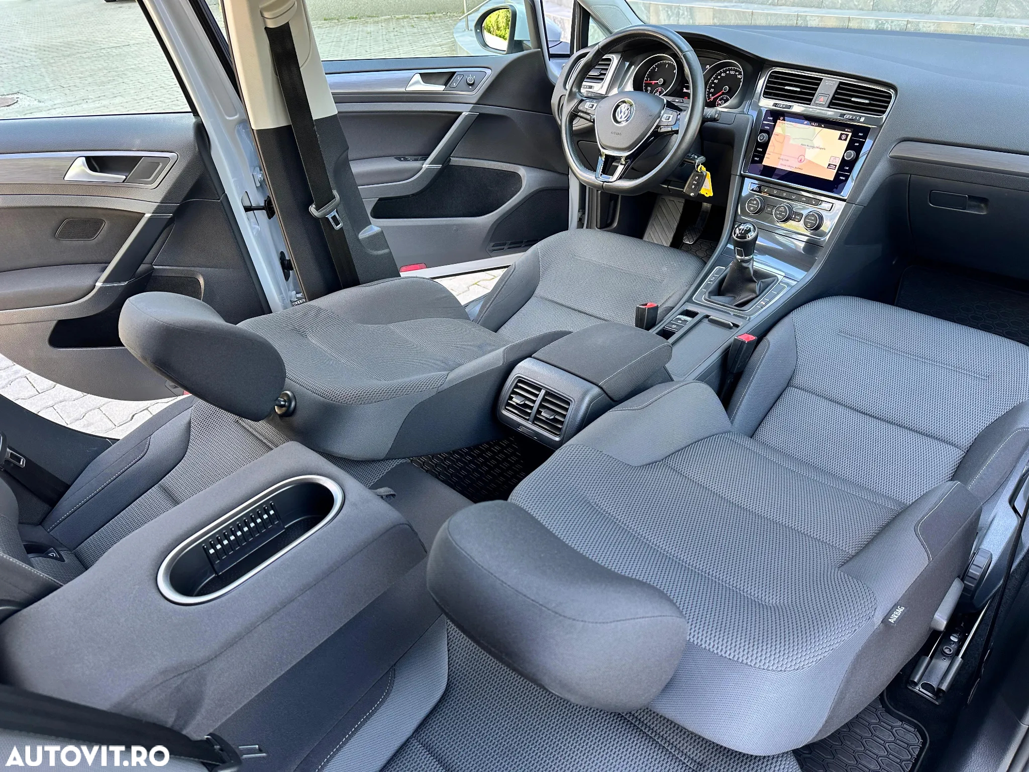 Volkswagen Golf 1.6 TDI Comfortline - 8