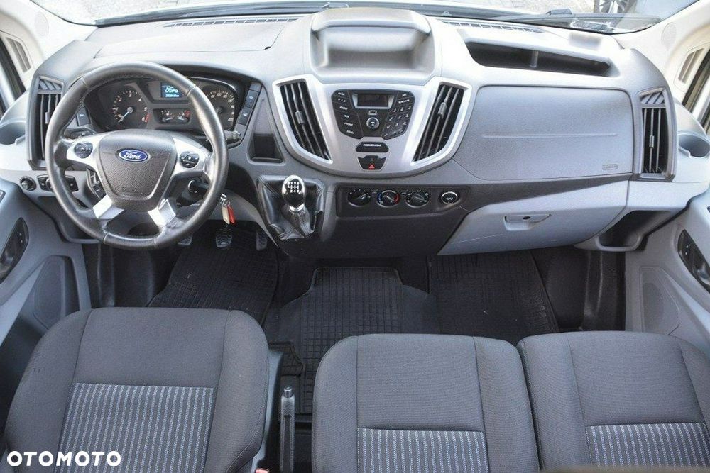 Ford Transit - 12