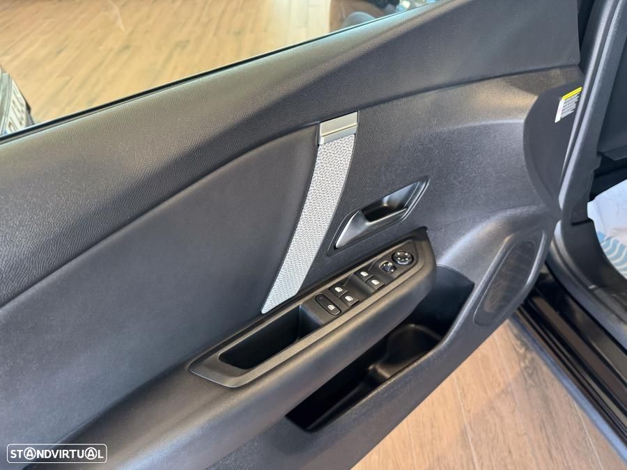 Citroën C4 X 1.2 PureTech Max EAT8 - 15