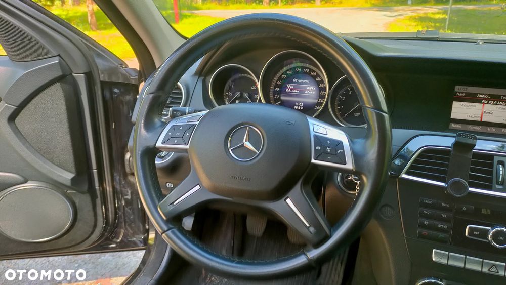 Mercedes-Benz Klasa C 200 CGI BlueEFFICIENCY - 18