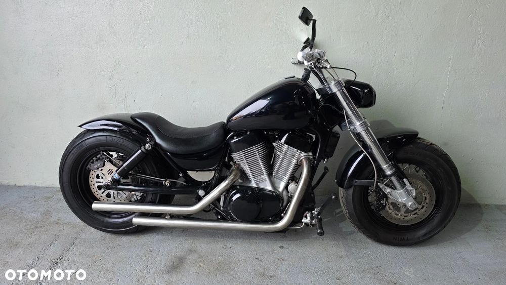 Suzuki Intruder - 19