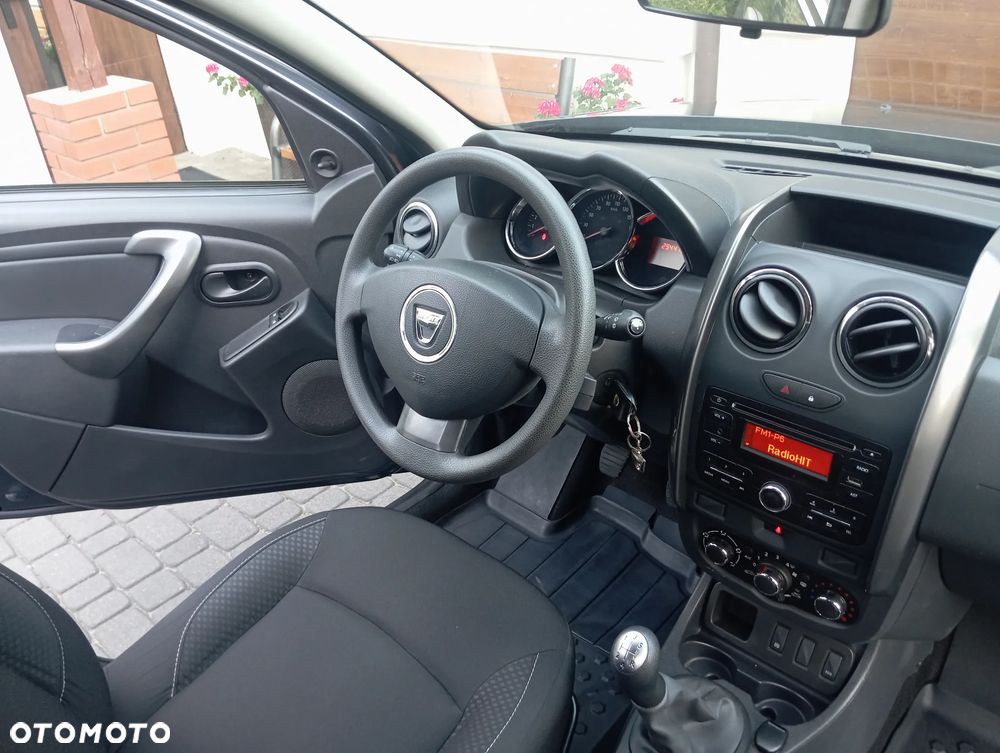 Dacia Duster 1.6 SCe Laureate S&S - 34