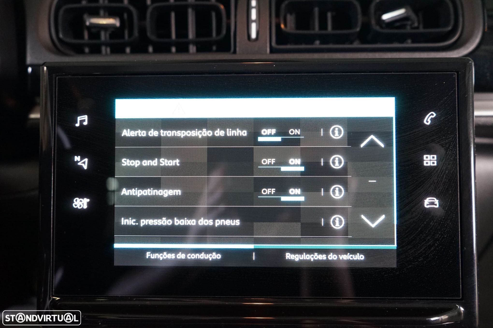 Citroën C3 1.2 PureTech Shine - 33