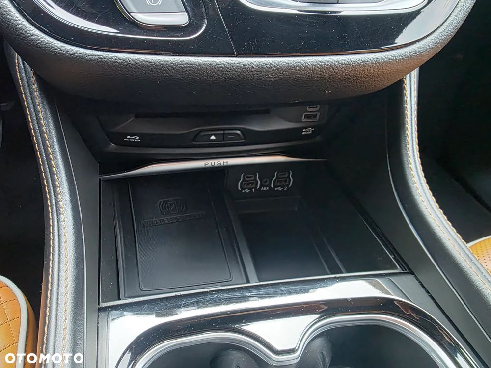 Chrysler Pacifica - 27