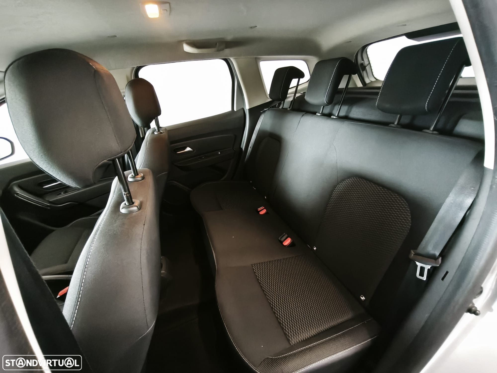 Dacia Duster 1.5 Blue dCi Prestige - 8