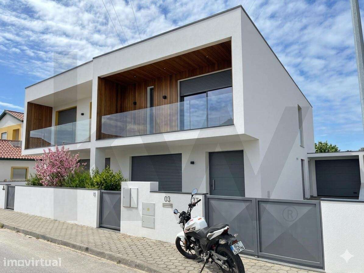 Moradia T4 Contemporânea na Gafanha da Nazaré - Grande imagem: 2/12