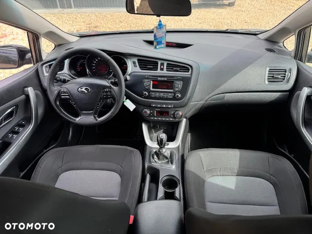 Kia Ceed - 4