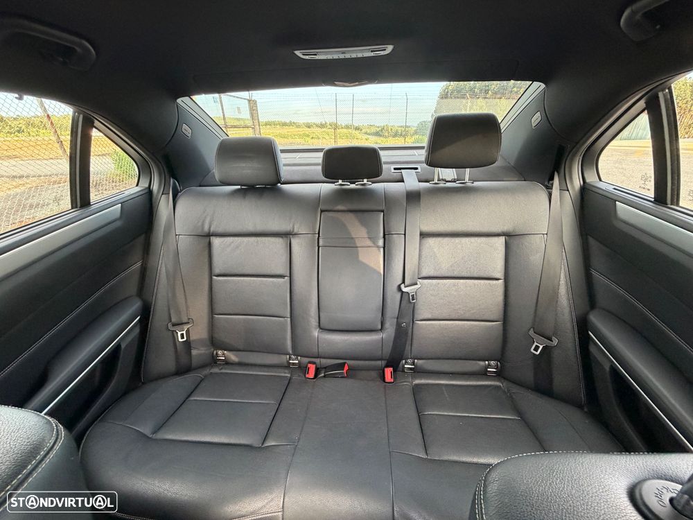 Mercedes-Benz E 300 ver-d-amg-line - 21