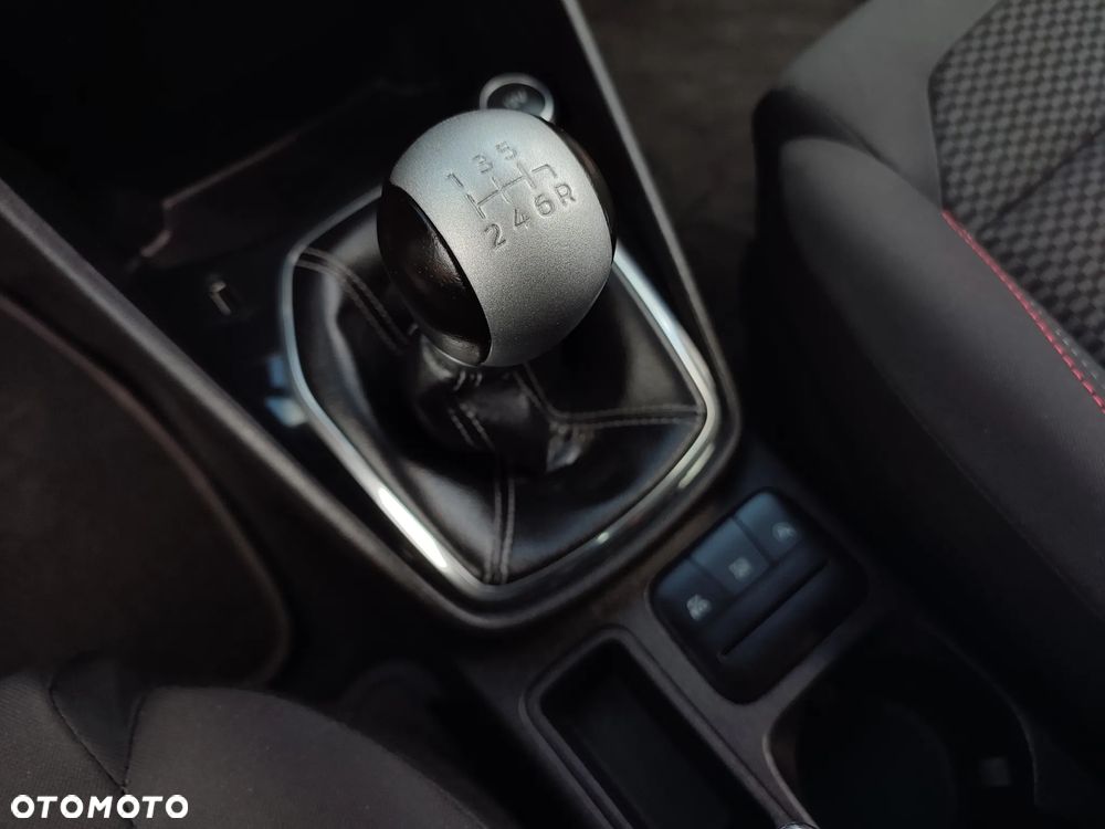 Ford Fiesta 1.0 EcoBoost Hybrid S&S ST-LINE - 32