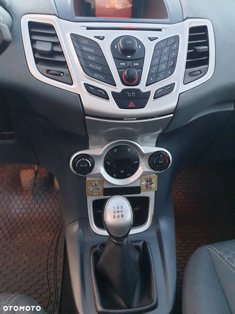 Chevrolet Cruze 1.8 LS - 29