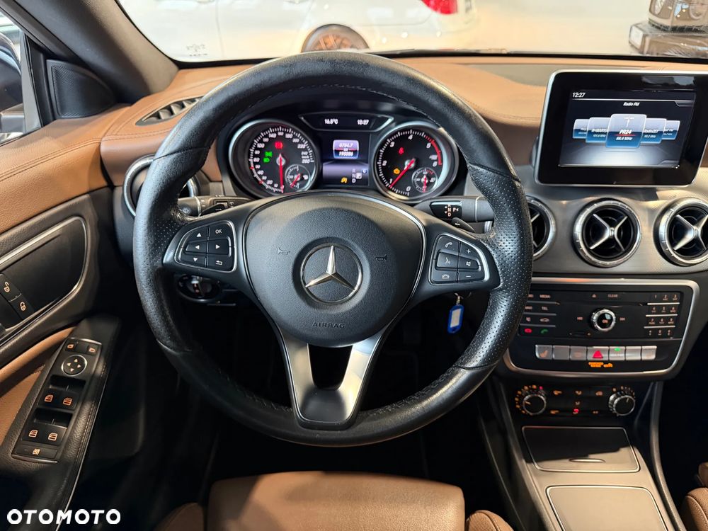 Mercedes-Benz CLA Shooting Brake 180 d 7G-DCT AMG Line - 23