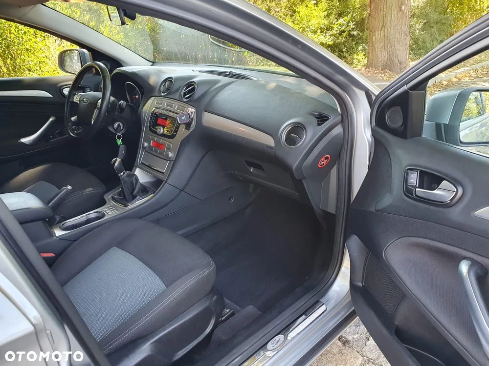 Ford Mondeo Turnier 2.0 Titanium - 10