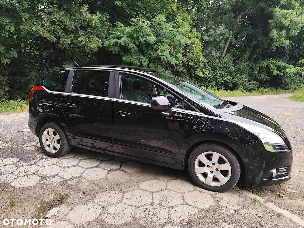 Peugeot 5008 HDI FAP 150 Family Plus - 12