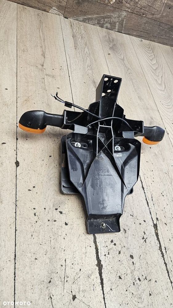 Chlapacz uchwyt tablicy kierunkowskazy Yamaha YZF R1 - 9