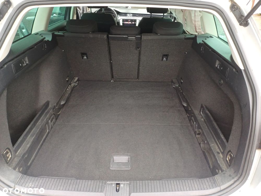 Volkswagen Passat 1.6 TDI (BlueMotion Technology) Comfortline - 22