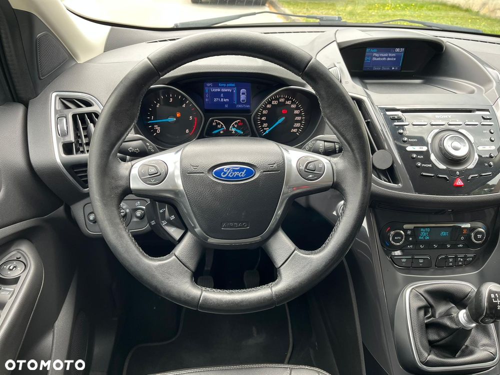 Ford Kuga 2.0 TDCi 4x4 Titanium - 24