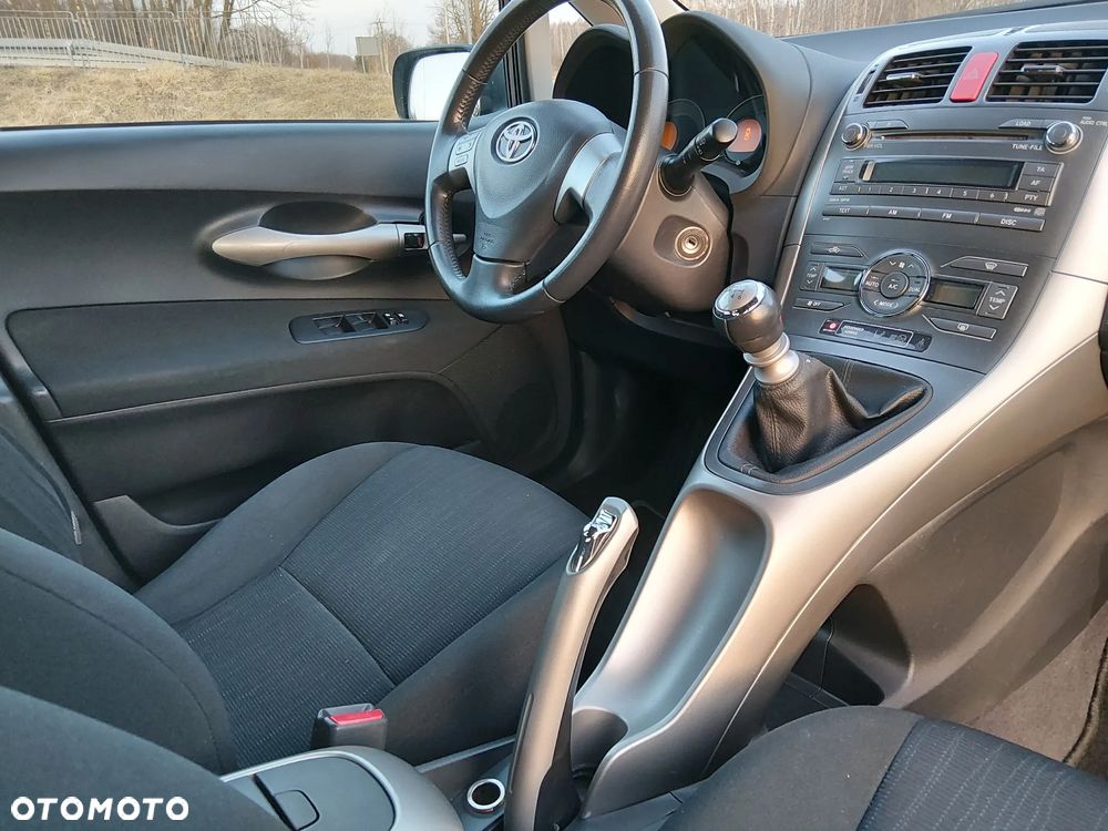Toyota Auris 1.33 VVT-i - 22