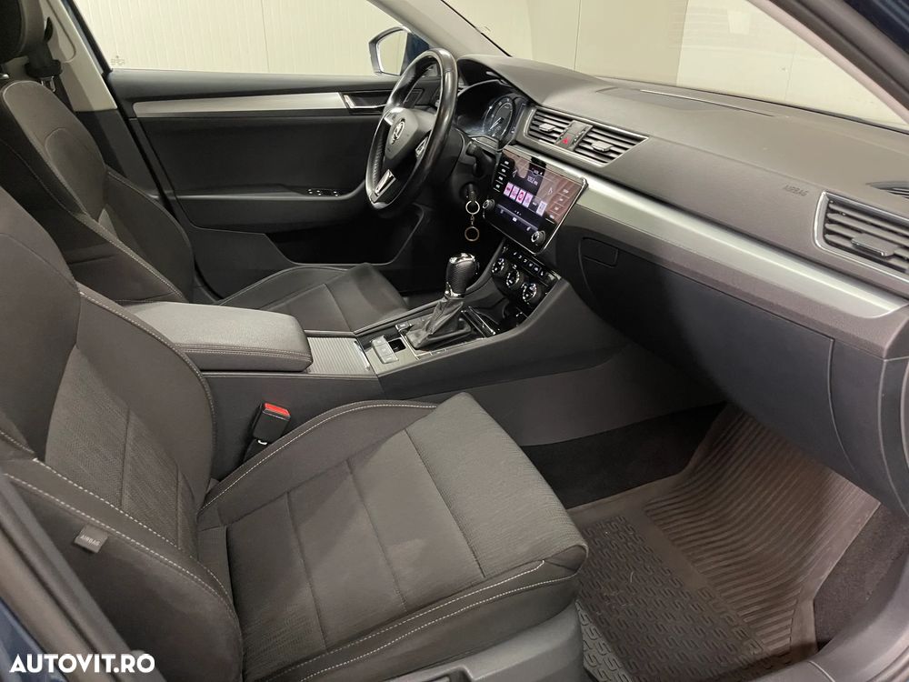 Skoda Superb 2.0 TDI DSG Ambition - 9