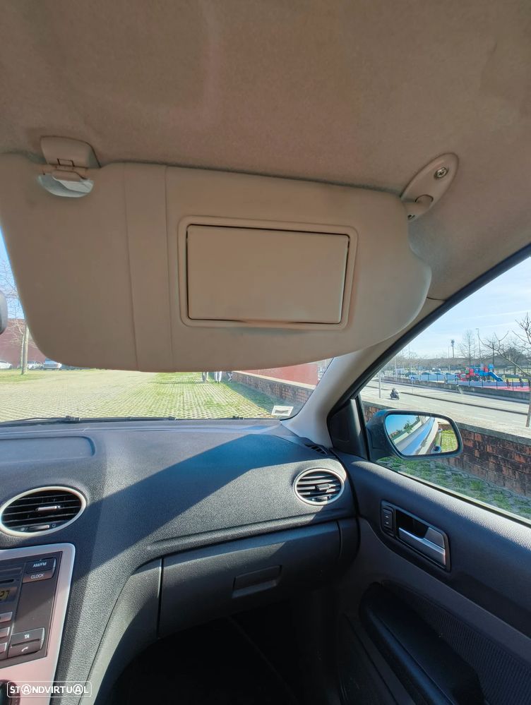 Ford Focus SW 1.4 Trend - 11