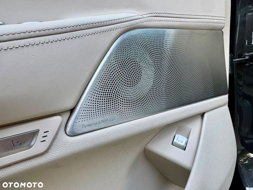 BMW Seria 7 750Li xDrive - 19